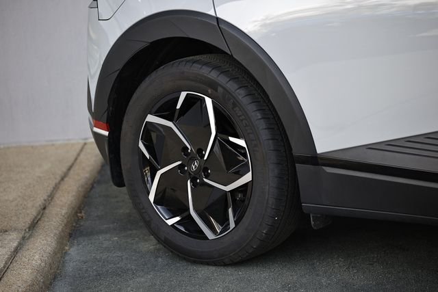 Used 2023 Cyber Gray Hyundai SE image 6