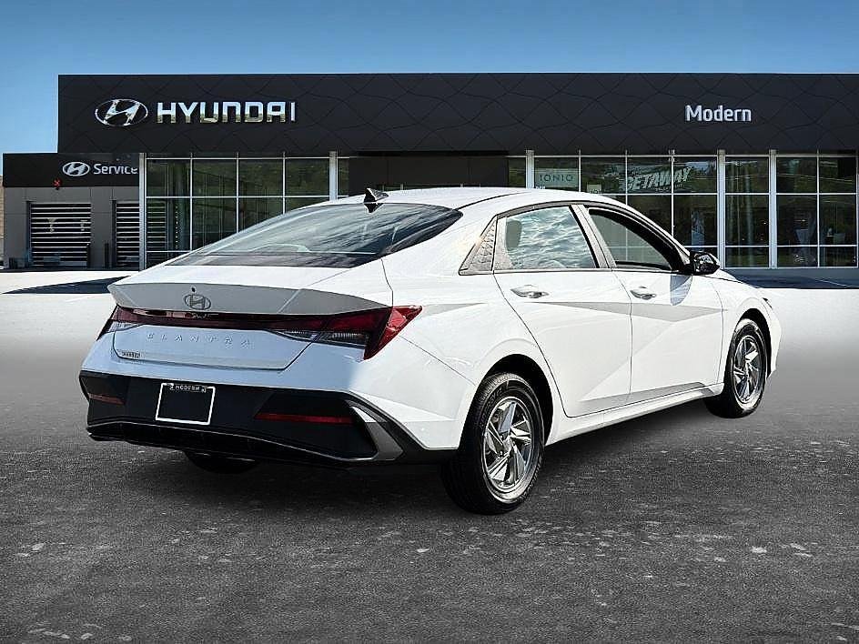 New 2026 Serenity White Hyundai SE image 17