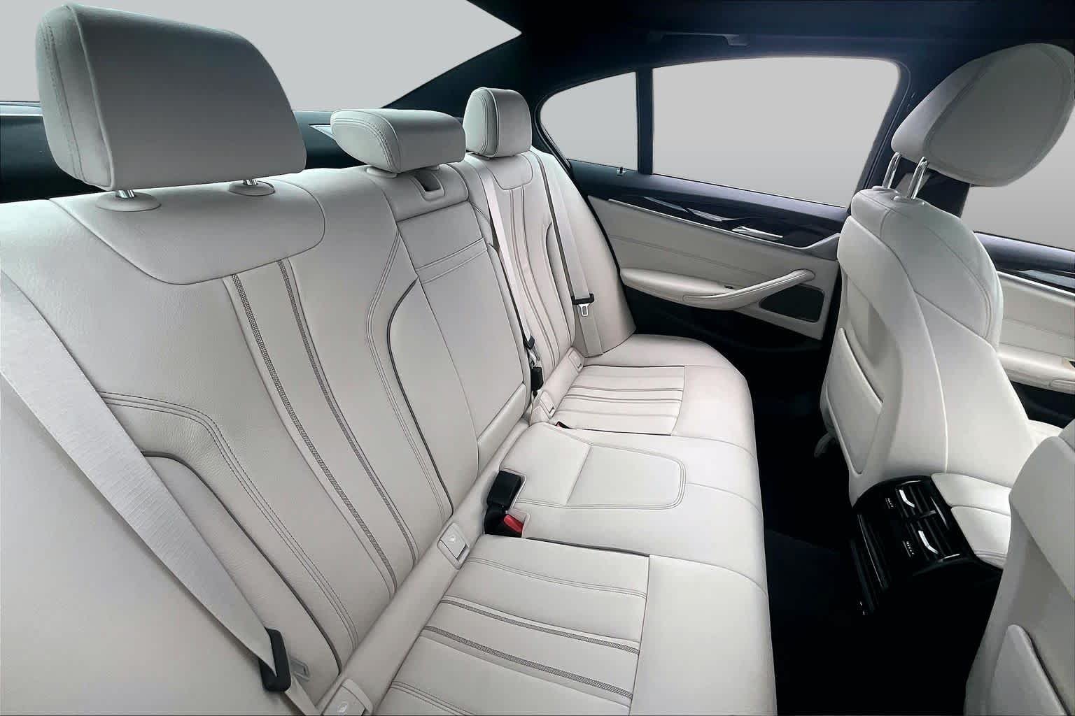 Used 2021 Mineral White Metallic BMW 540i image 18