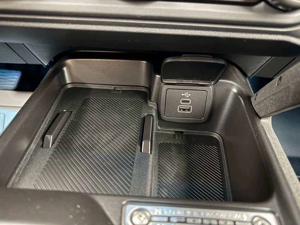 New 2026 Velocity Blue Metallic Ford Badlands® image 49