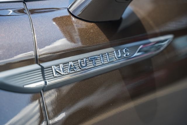 Used 2019 Brown Metallic Lincoln Reserve image 18