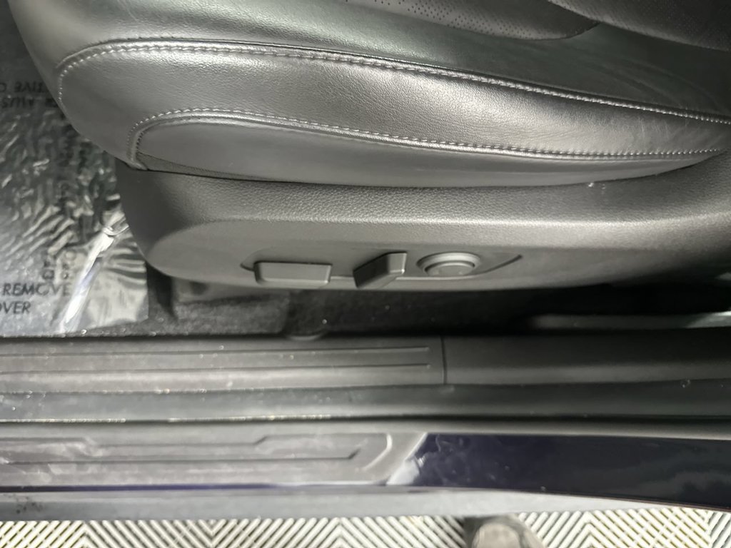 Used 2023 Blue Kia LX Seat Package image 4