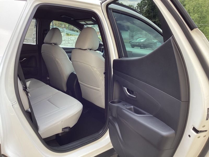 New 2026 White Hyundai SEL image 10