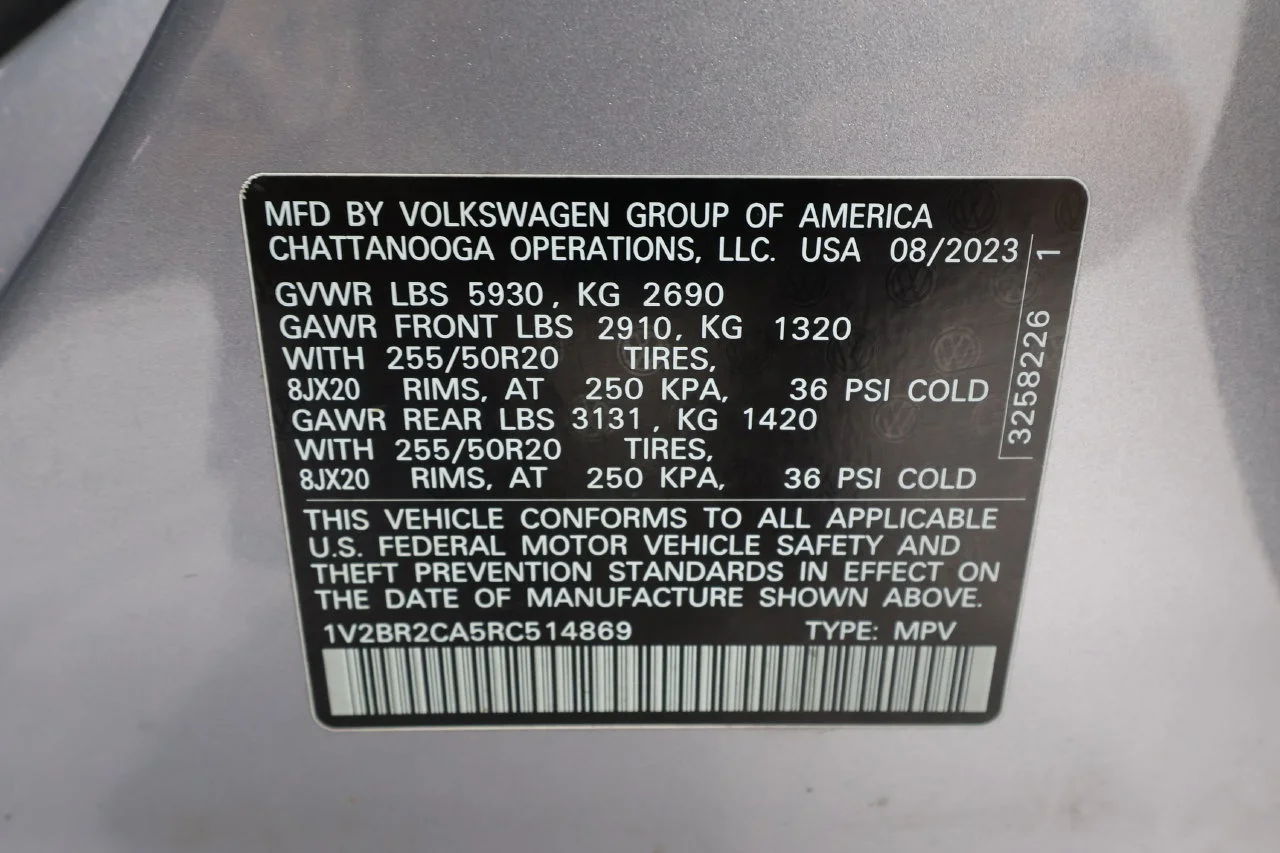 Used 2024 Silver Volkswagen 2.0T SEL image 33