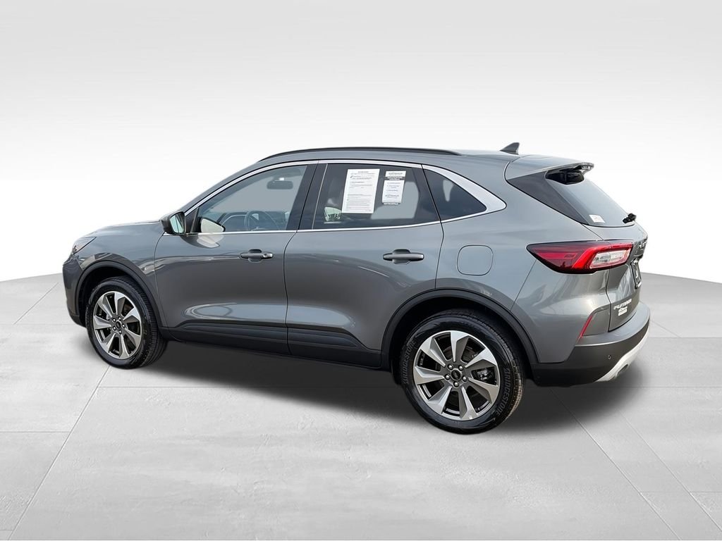 Used 2025  Ford Platinum image 6