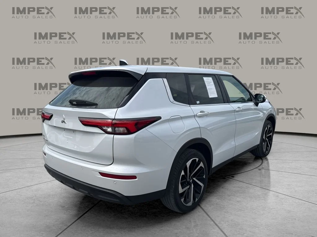 Used 2022 White Mitsubishi ES image 5
