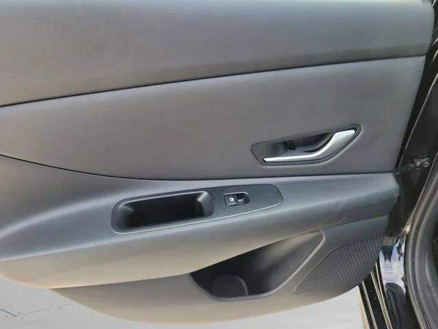 Used 2025 Black Hyundai Limited image 18