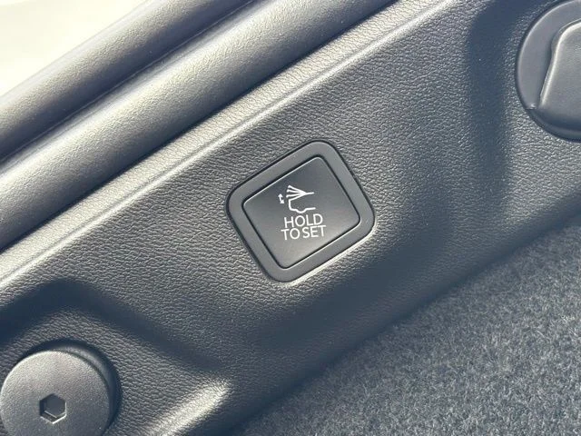 New 2026 White Knuckle Exterior Paint Dodge R/T Plus image 11