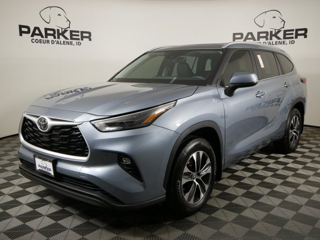 2023 Toyota Highlander XLE AWD's photo