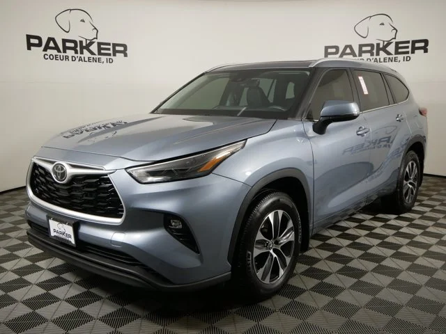 2023 Toyota Highlander XLE AWD's photo
