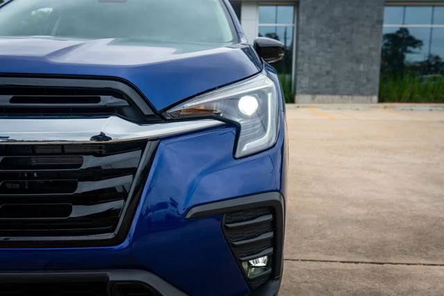 New 2026 Sapphire Blue Pearl Subaru Limited image 3