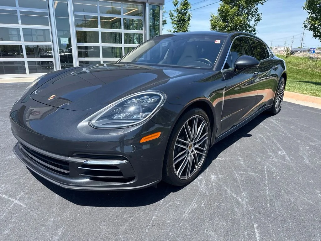 2018 Porsche Panamera 4S Executive's photo