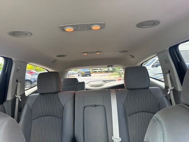Used 2016 Silver Chevrolet LS image 10
