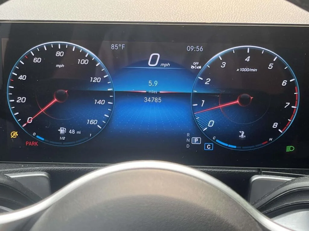 Certified Used 2023 Polar White Mercedes-Benz GLB 250 image 3