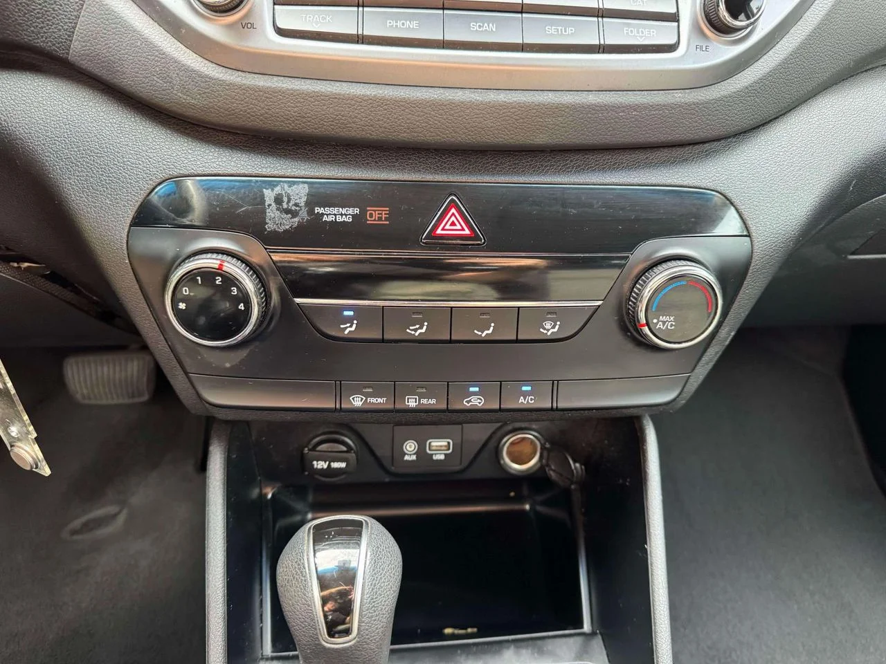Used 2017 Black Noir Pearl Hyundai SE image 33