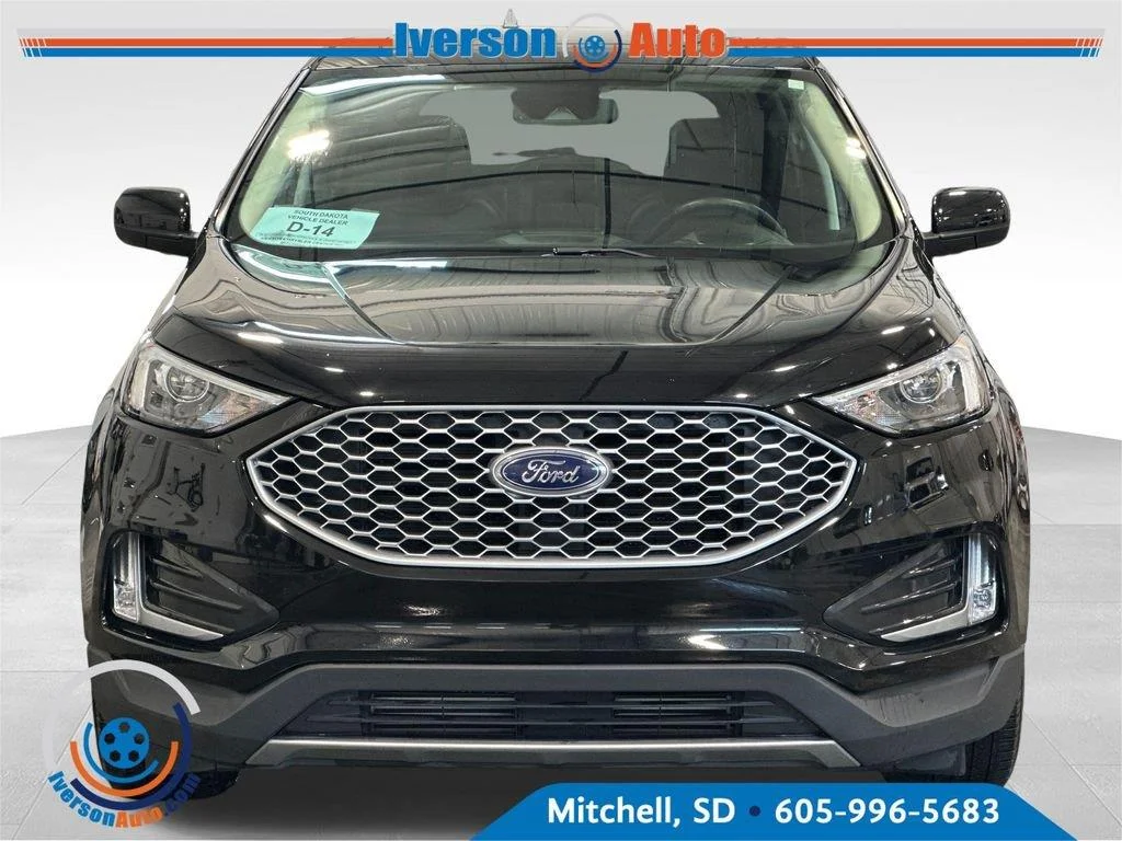 Used 2024 Agate Black Ford SEL image 3