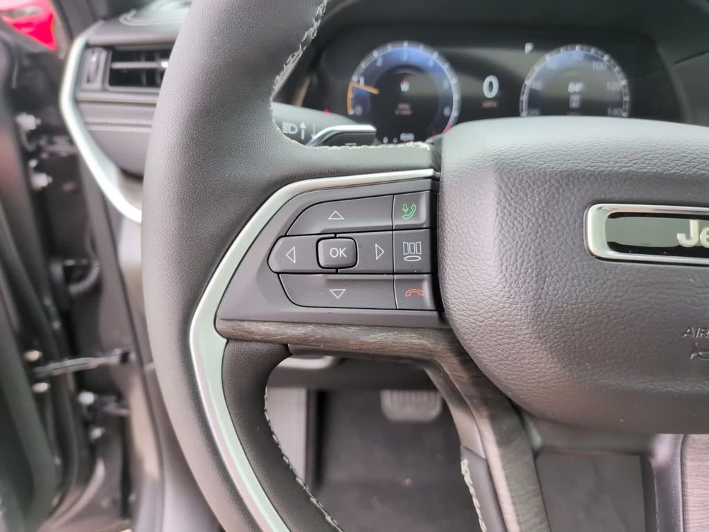 New 2026 Baltic Gray Metallic Clearcoat Jeep Laredo image 20