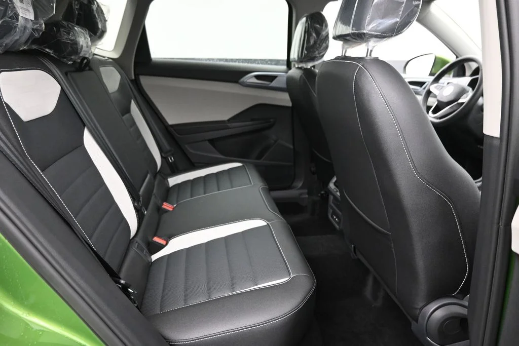 New 2026 Green Volkswagen 1.5T SEL image 8