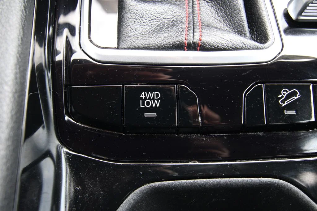Used 2025 Black Jeep Trailhawk image 25