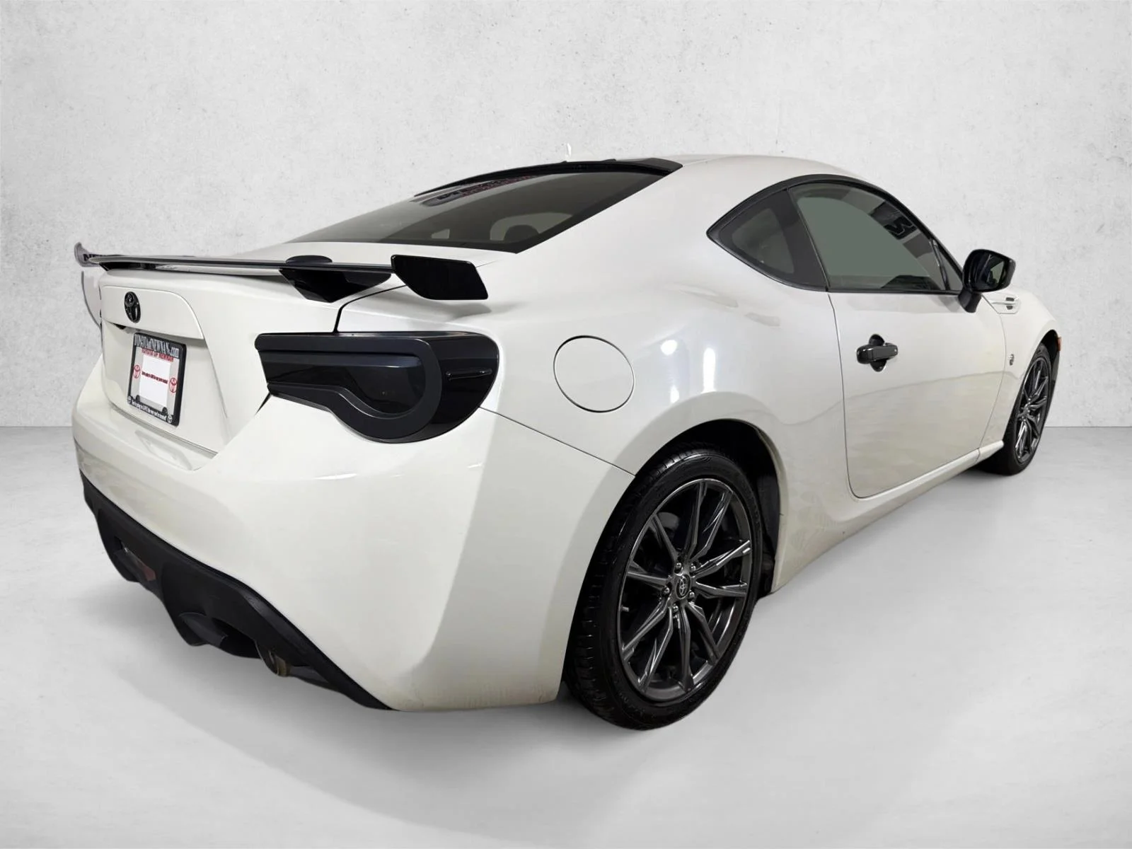 Used 2017 White Toyota  image 3