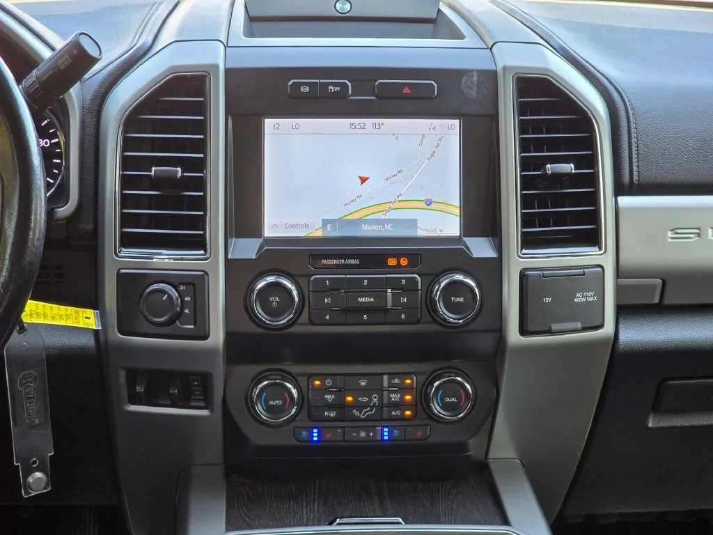 Used 2021 White Ford Lariat image 33