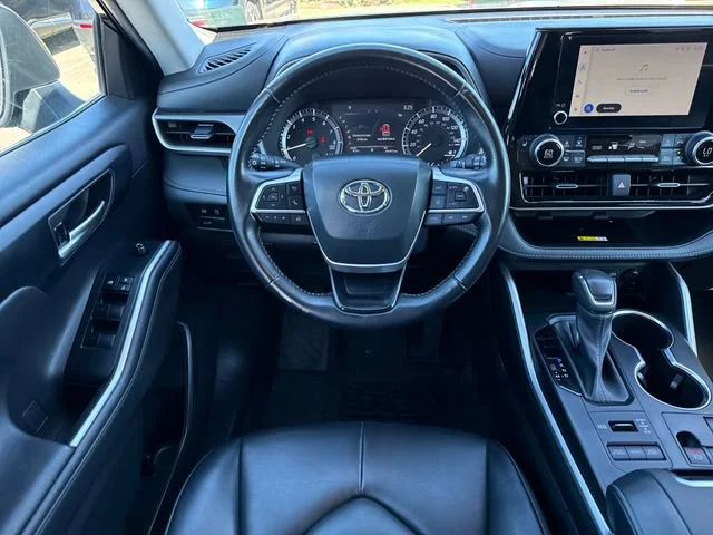 Used 2023 Midnight Black Metallic Toyota L image 31
