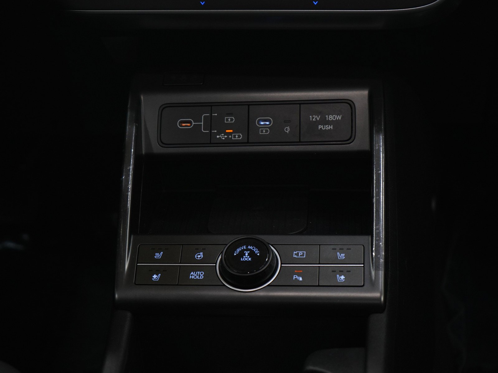 2025 Hyundai Kona Limited - Photo 17