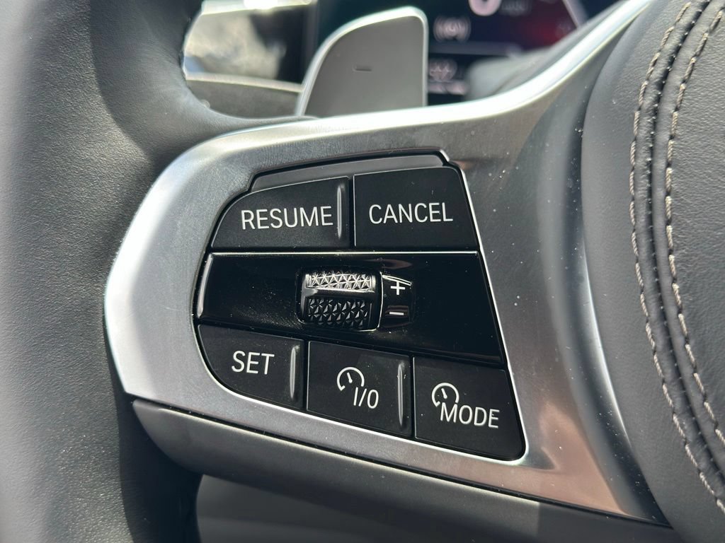 New 2026 Mineral White Metallic BMW xDrive40i image 32