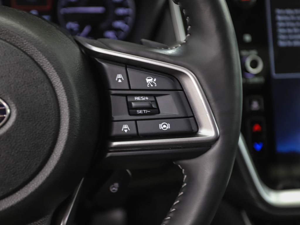 Used 2023  Subaru  image 13
