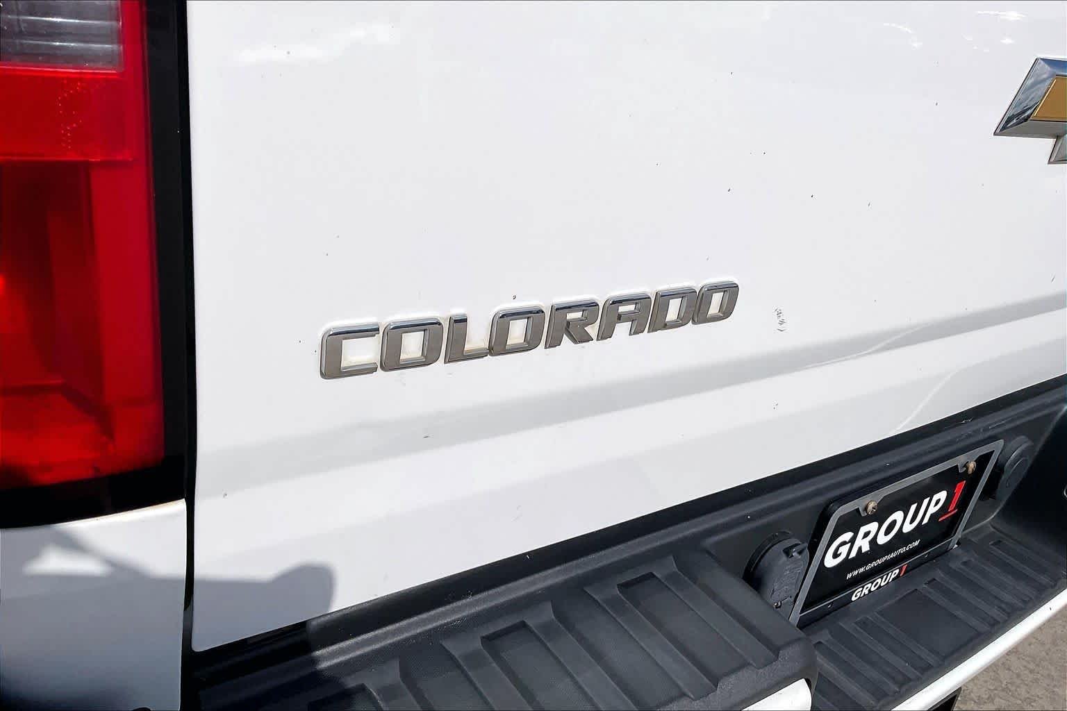 Used 2018 Summit White Chevrolet 4WD LT image 10