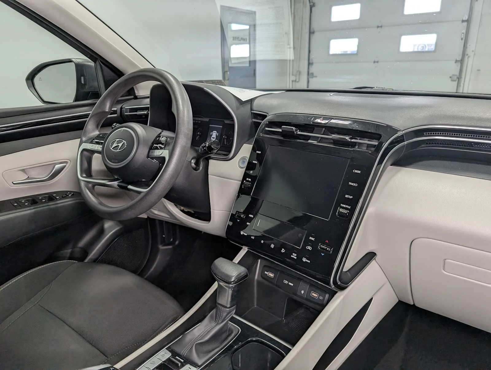 Used 2024 Hampton Gray Hyundai SEL image 42
