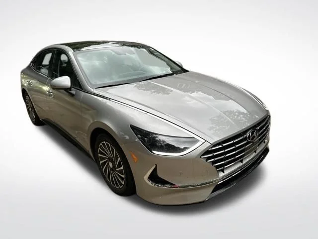 Used 2021 Silver Hyundai Limited image 7