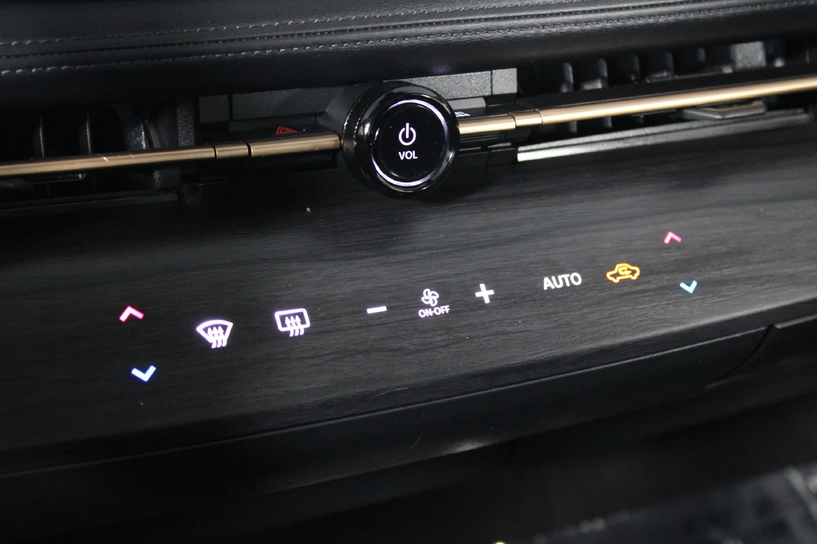 Used 2023 Black Nissan EVOLVE+ image 29