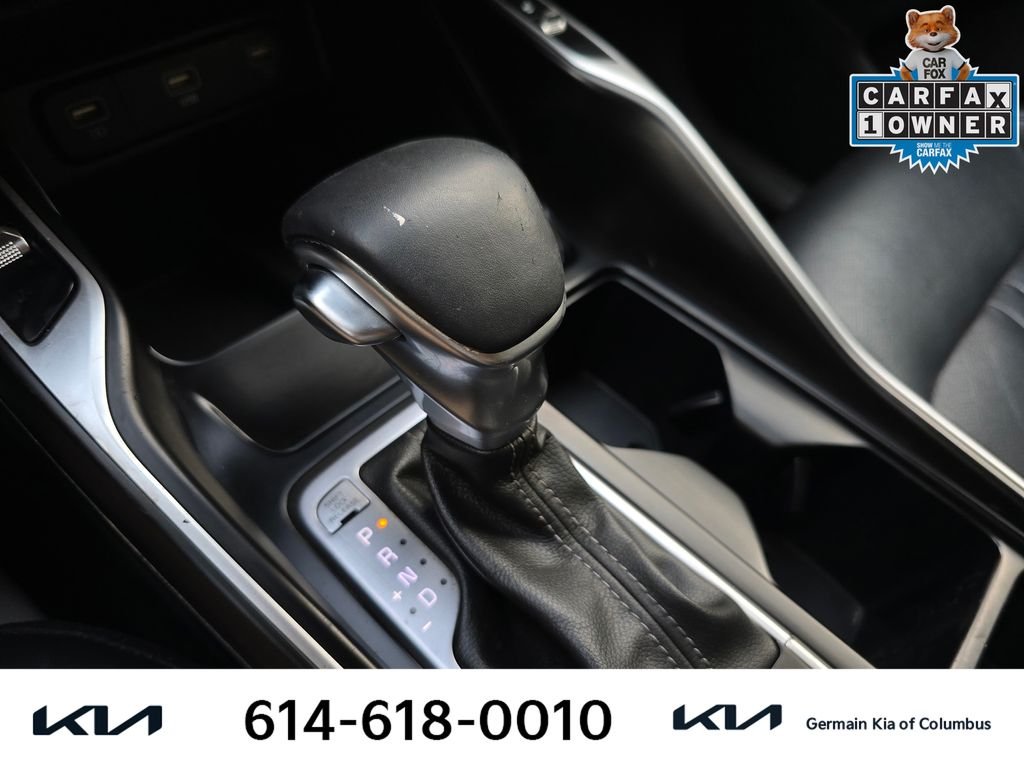 Used 2022 White Kia S image 25