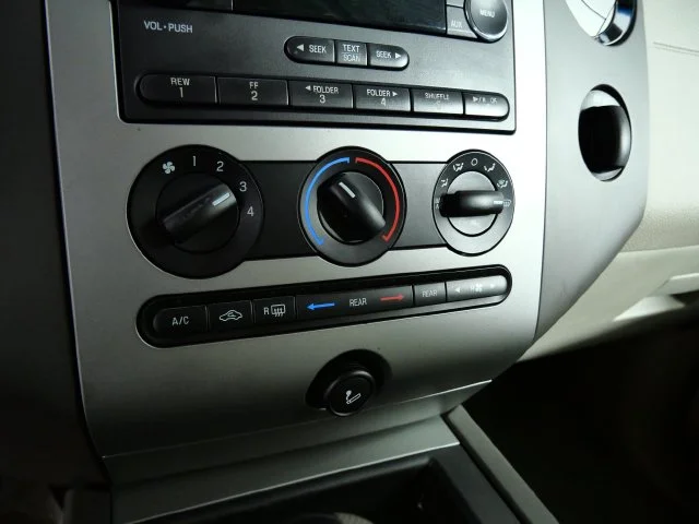 Used 2014 White Ford XL image 20