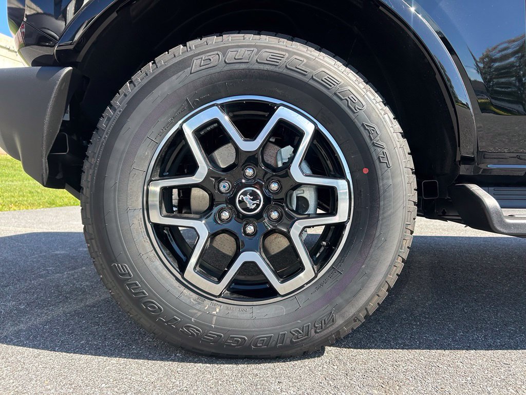 New 2026 Shadow Black Ford Outer Banks® image 35