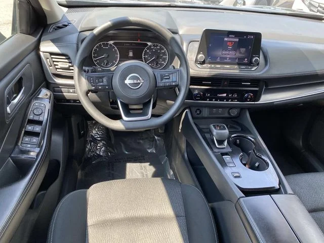 Used 2024 Gray Nissan SV image 9
