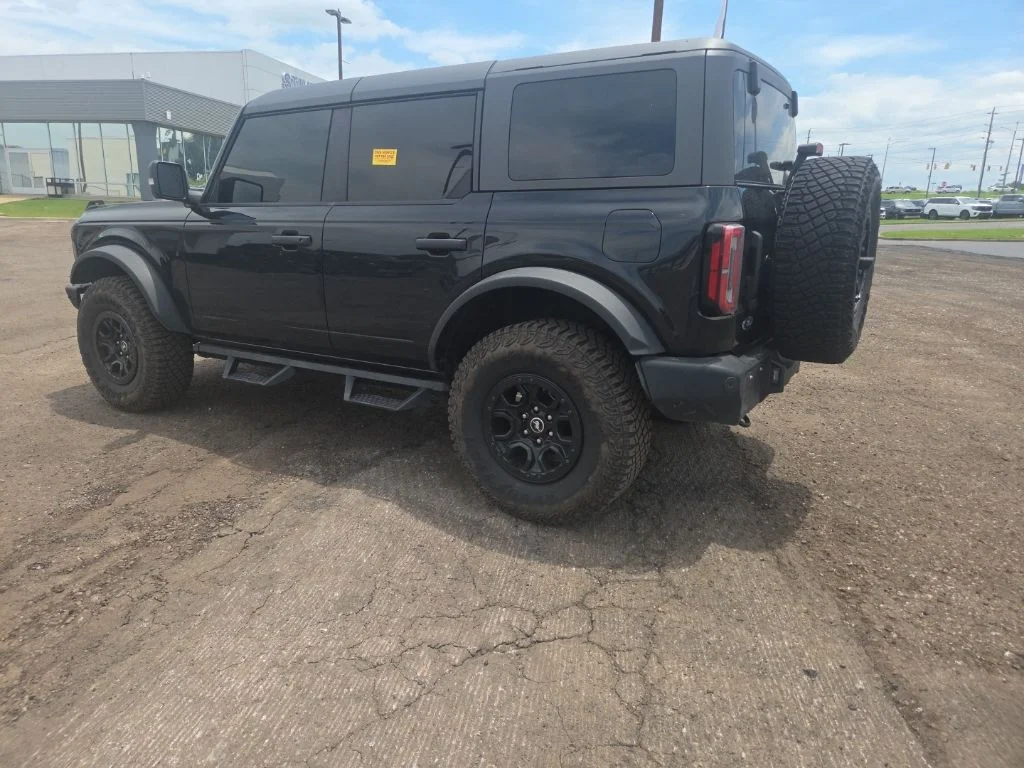 Used 2024 Black Ford Wildtrak image 6