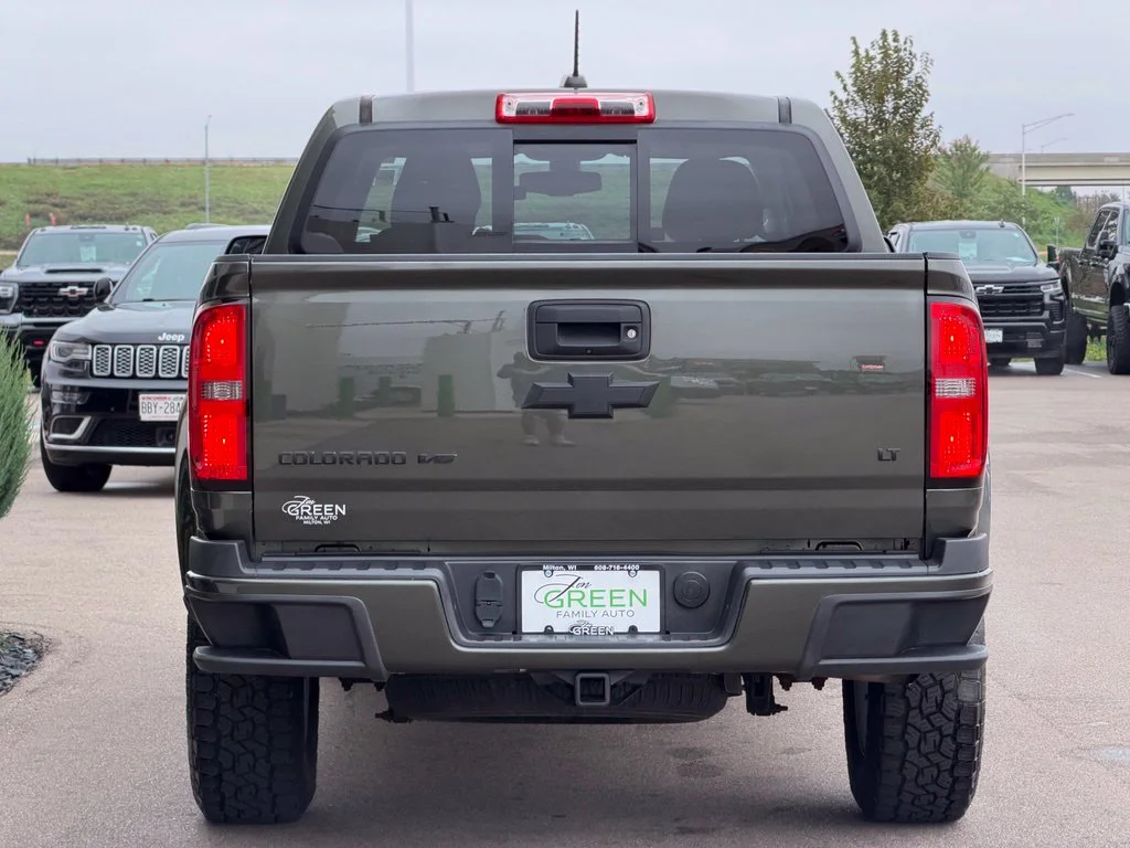 Used 2018 Green Chevrolet LT image 8