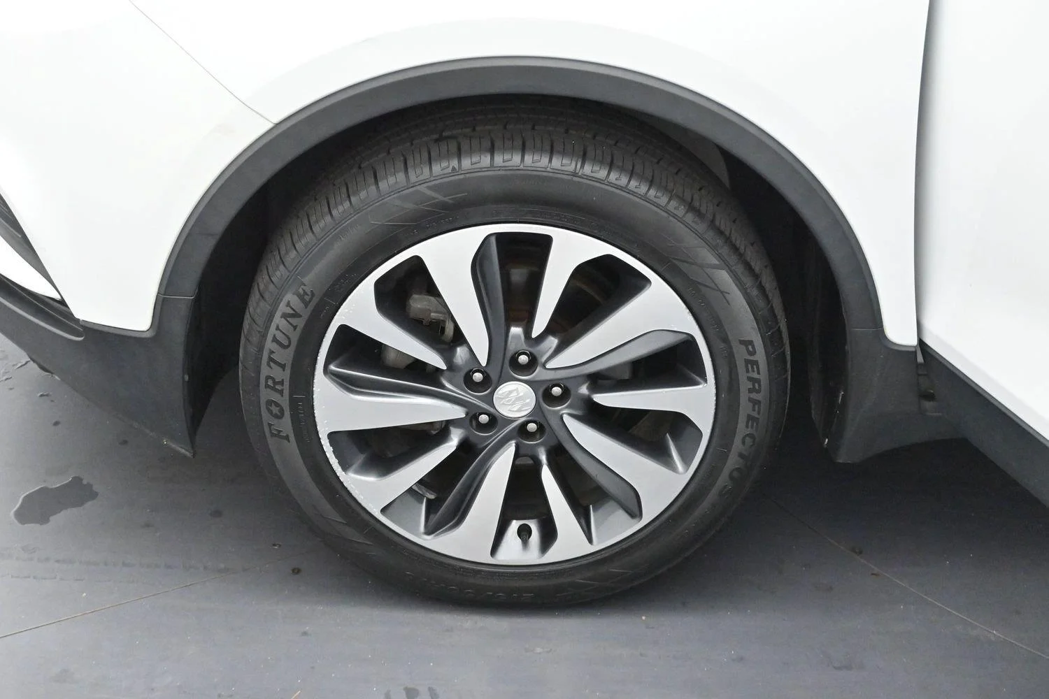 Used 2021 Summit White Buick Preferred image 28