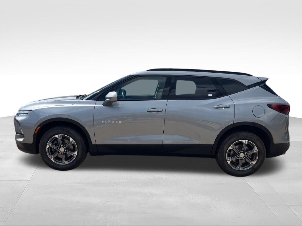 Used 2023 Gray Chevrolet LT image 2