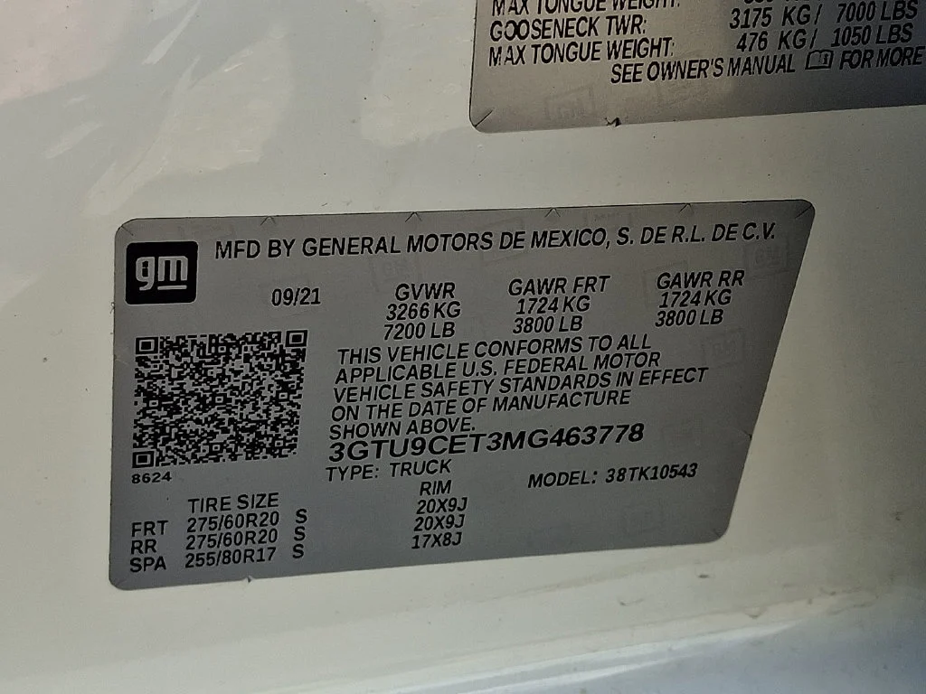 Used 2021 SUMMIT WHITE GMC Elevation image 28