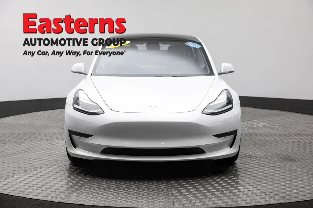 Used 2018 White Tesla Long Range image 2