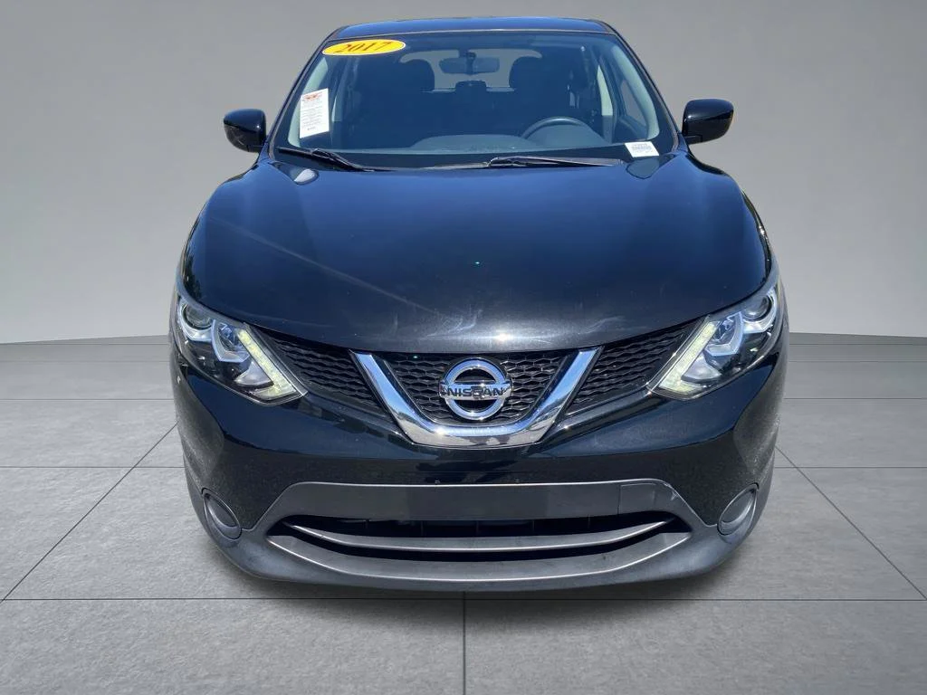 Used 2017 Black Nissan S image 17