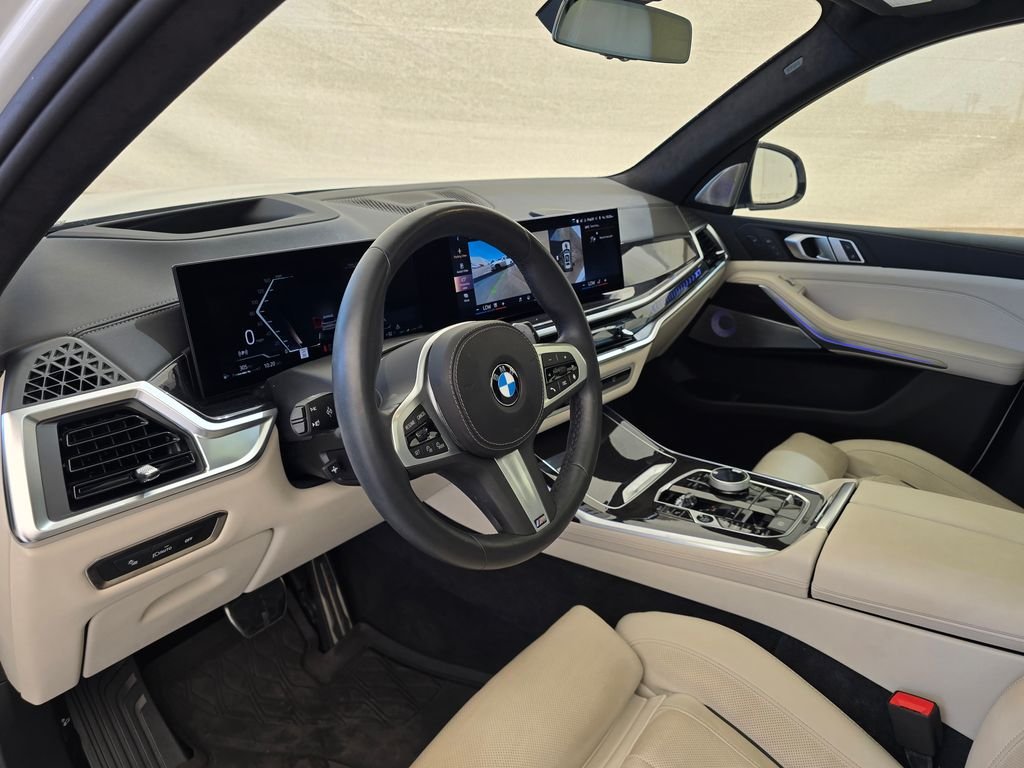 Used 2025 White Metallic BMW xDrive40i image 13