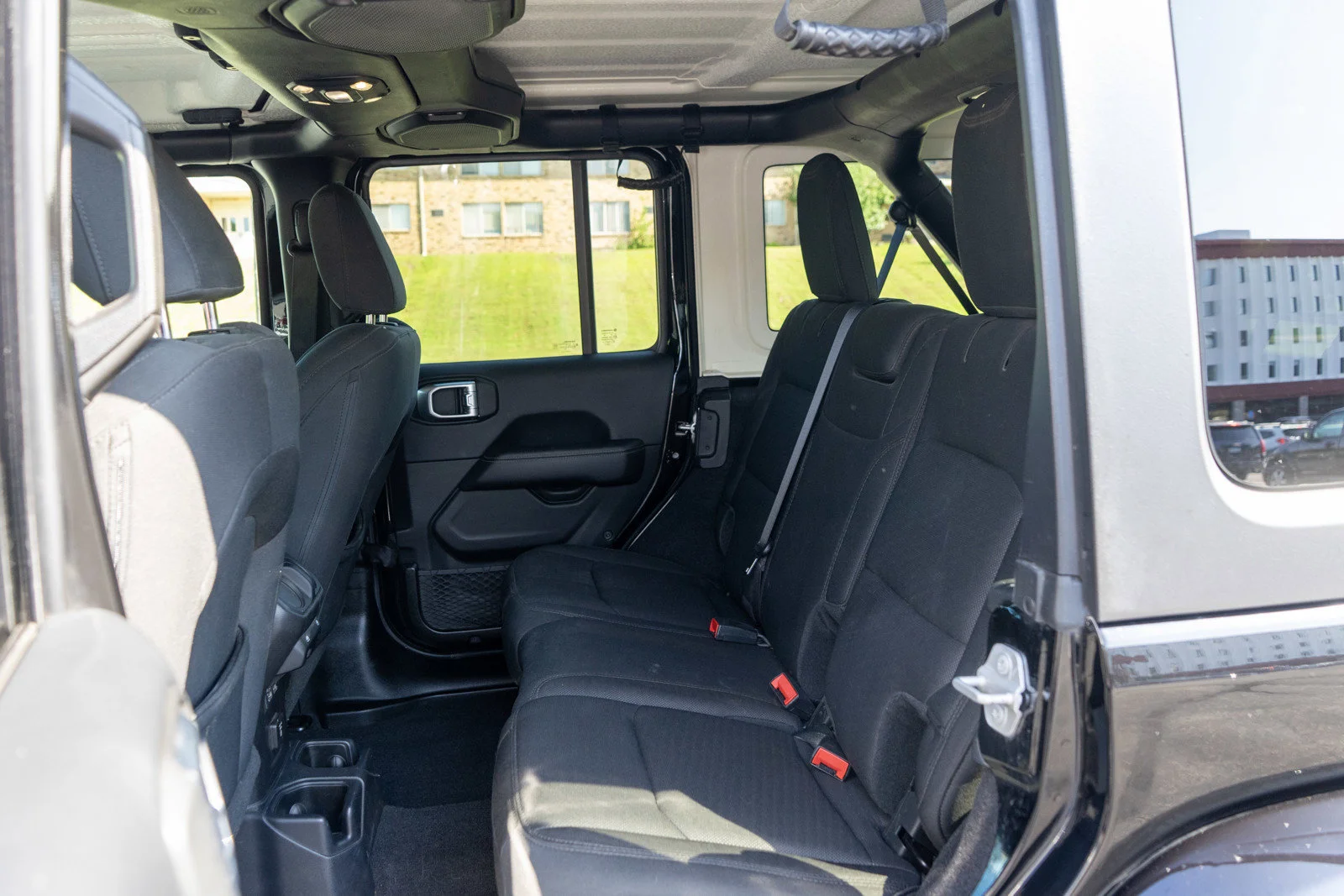 Used 2019 Black Clearcoat Jeep Unlimited Sahara image 29
