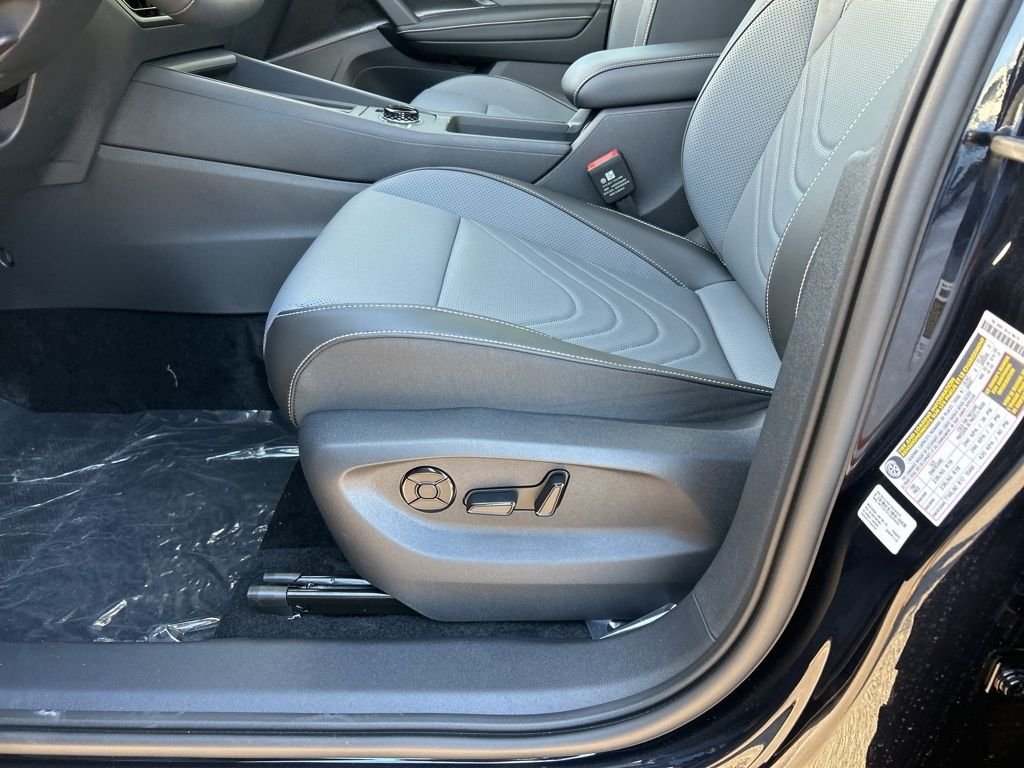 New 2026 Black Volkswagen 2.0T SE image 16