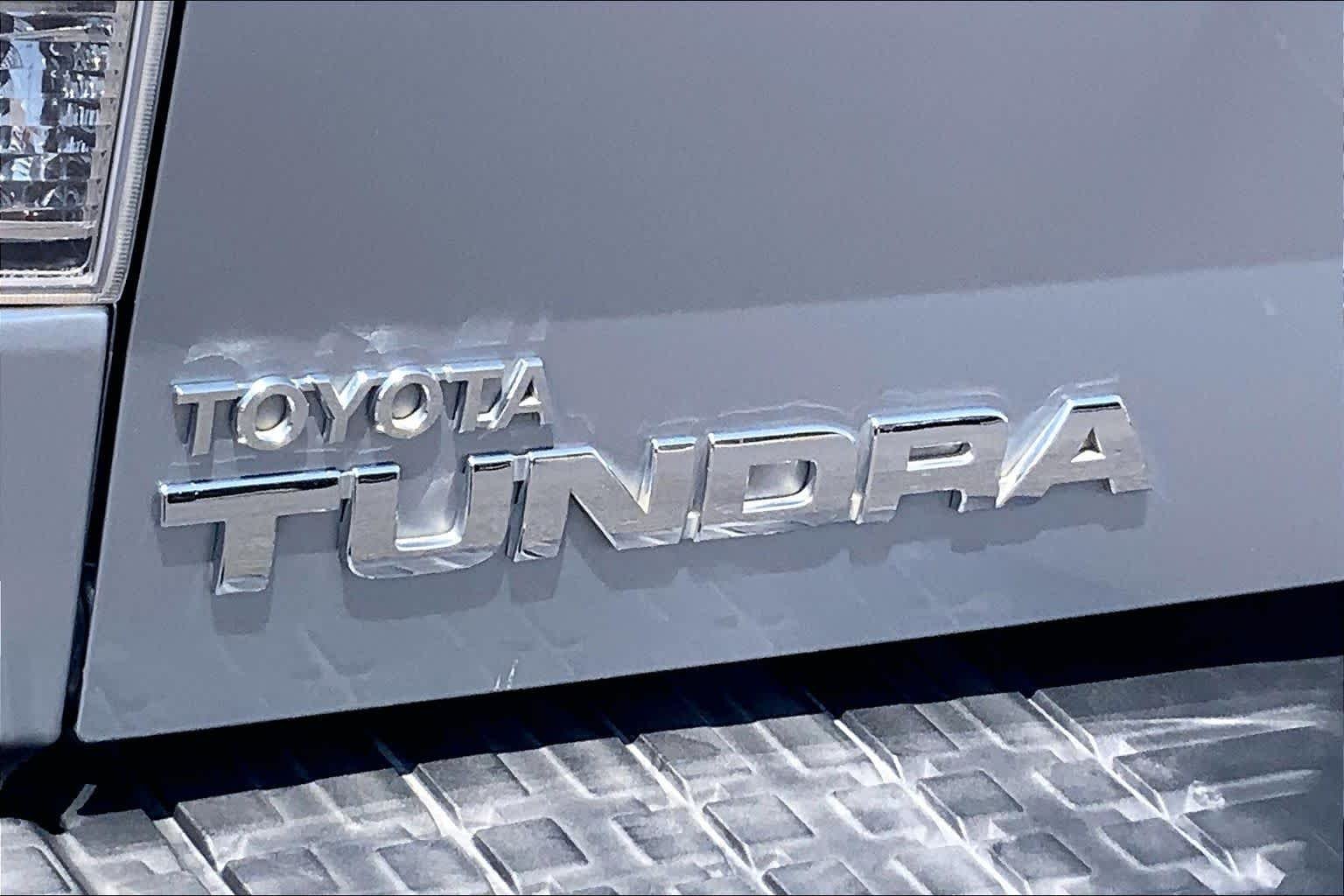 Used 2013 Silver Sky Metallic Toyota  image 10