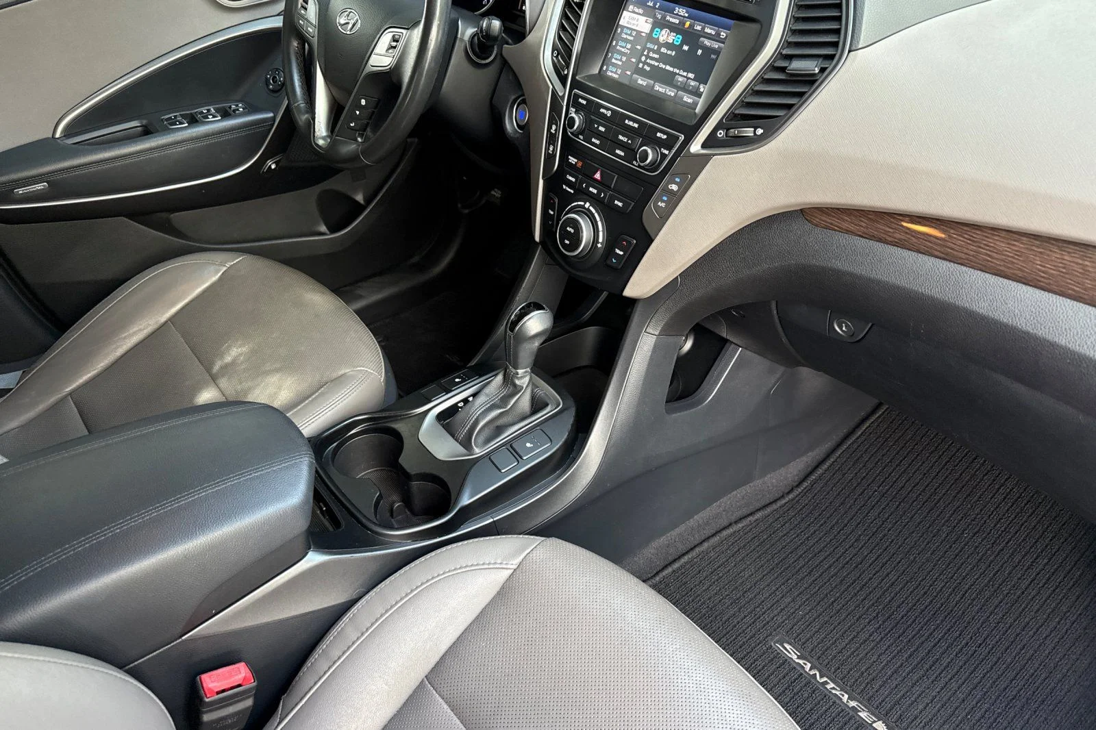 Used 2017 Frost White Hyundai 2.4 Base image 13