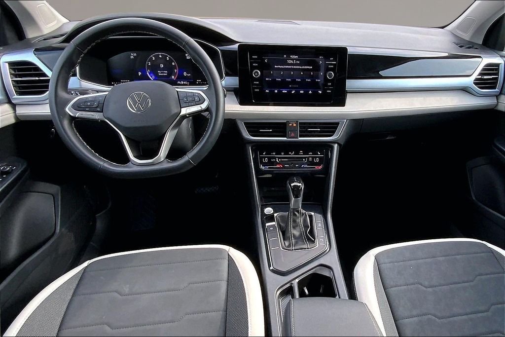 Certified Used 2025 Pure White Volkswagen 1.5T SE image 16
